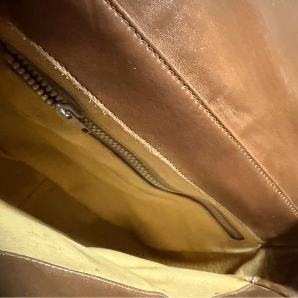 Gucci Tan Monogram Shoulder Bag - Picture 13 of 13